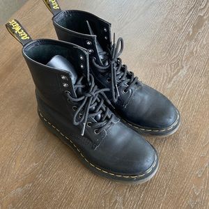 1460 Women’s Smooth Leather Lace sup Boots The Original